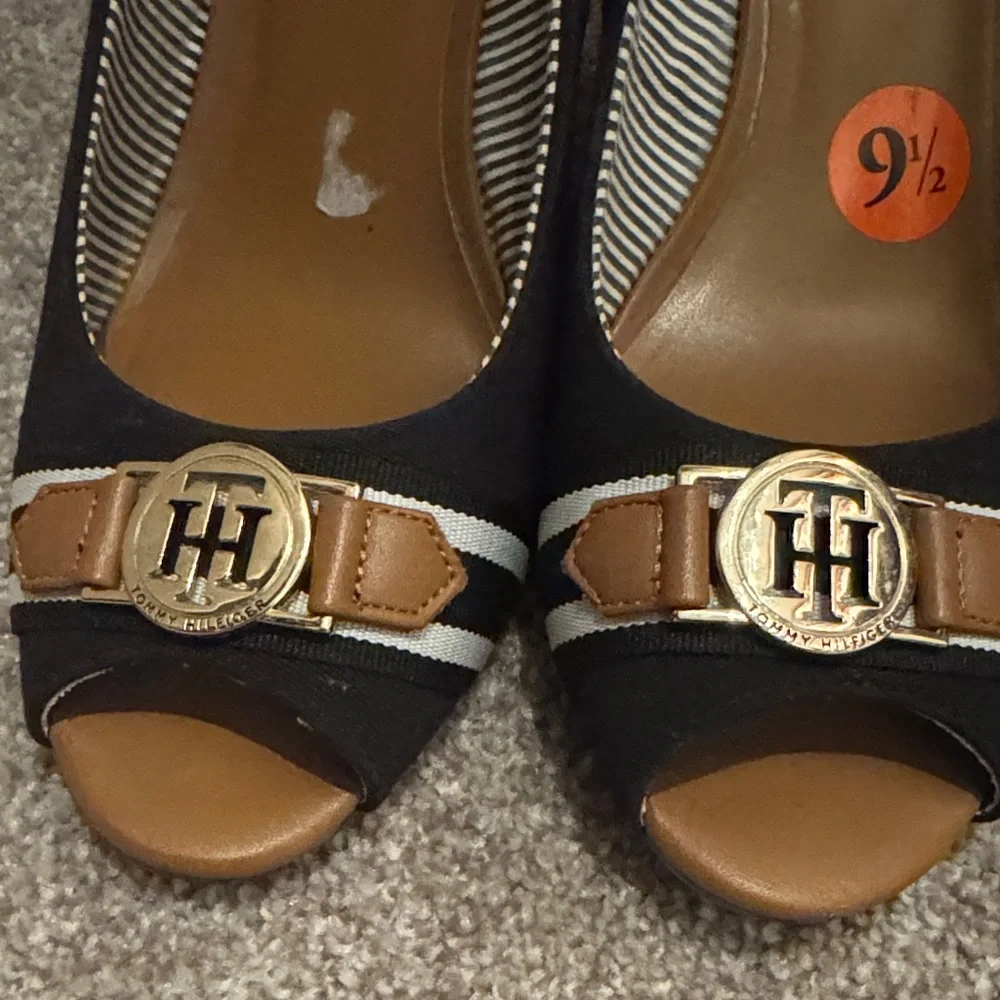 Tommy Hilfiger Black and Tan Wedges